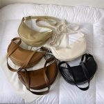 sac banane femme moderne